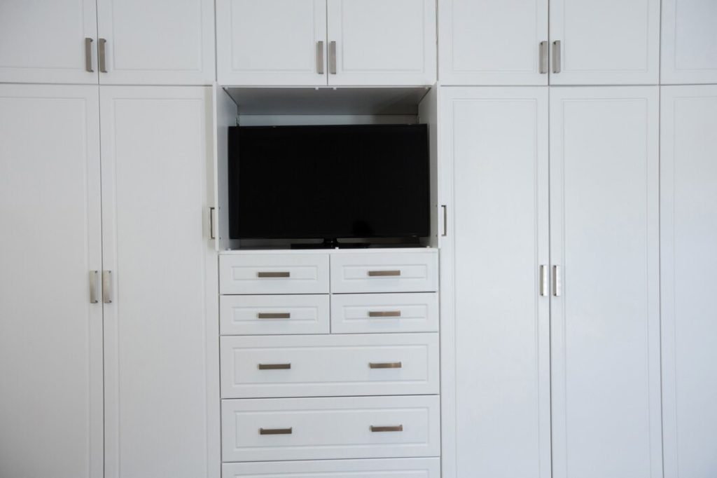 Flat-Panel Cabinets